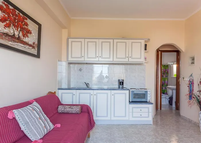 Christine Seaside Apartments In Chania